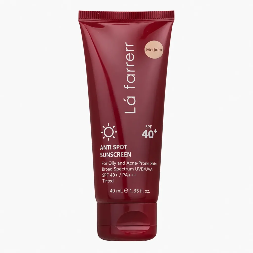 ضد آفتاب و ضد لک رنگی لافارر SPF40 مناسب پوست چرب با تنالیته رنگ متوسط